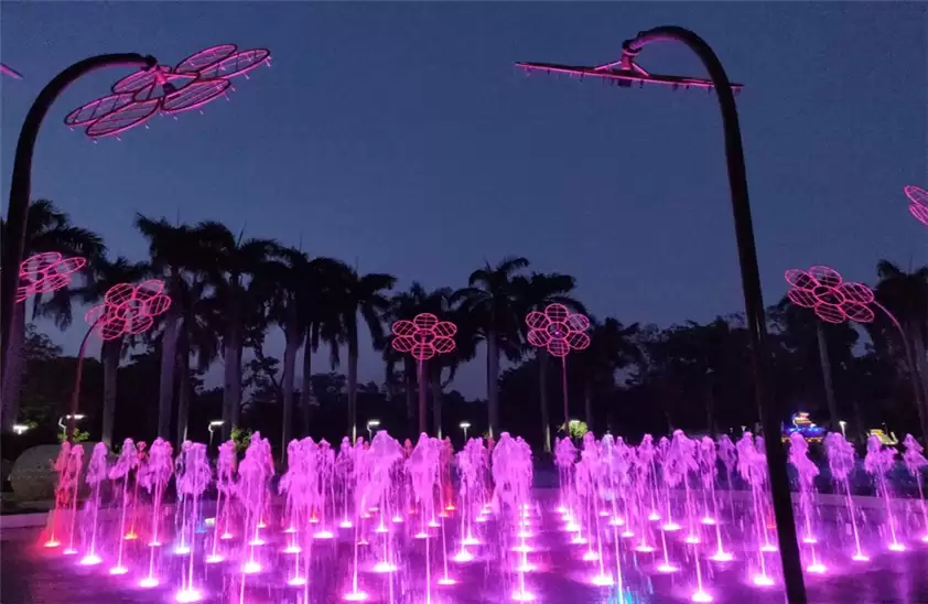 5 Projetos de Fontes Musicais em Grande Escala na Índia Fornecidos pela Himalaya Music Fountain 4 In-ground Rain Dance Fountain And 450M Long Pond Fountain At AATAPI Wonderland, India