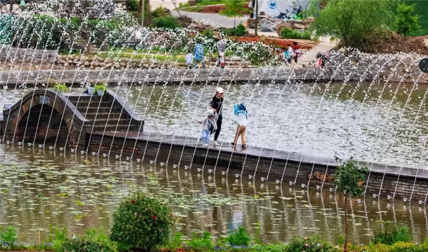 Resort interactive fountain