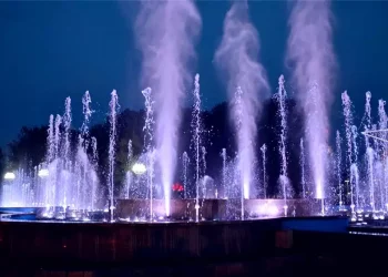 Xinjiang Shihezi City Century Plaza Dancing Water Fountain Music Fountain, China نافورة ماء