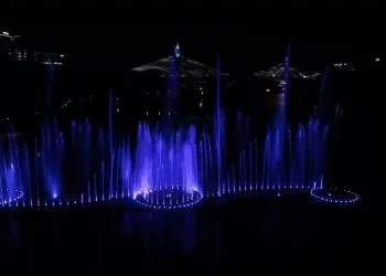 floating music fountain