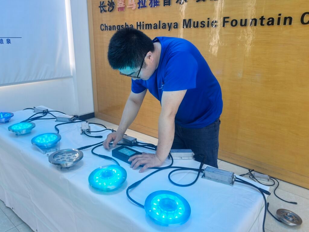 Como consertar a cintilação das luzes LED DMX em fontes musicais? 2 LED LIGHT TESTING